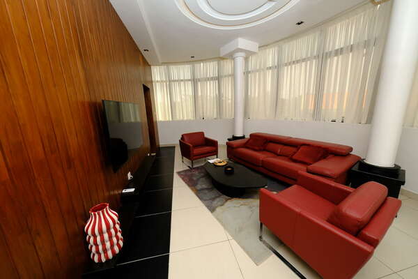 SUITE YANELLE